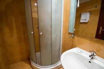 Фото номера Стандартный двухместный номер с 2 отдельными кроватями Отель Hotel Victoria г. Клуж-Напока 2