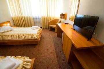 Фото номера Стандартный двухместный номер с 2 отдельными кроватями Отель Hotel Victoria г. Клуж-Напока 6
