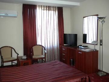 Фото номера Полулюкс Отель Hotel Ary г. Клуж-Напока 6