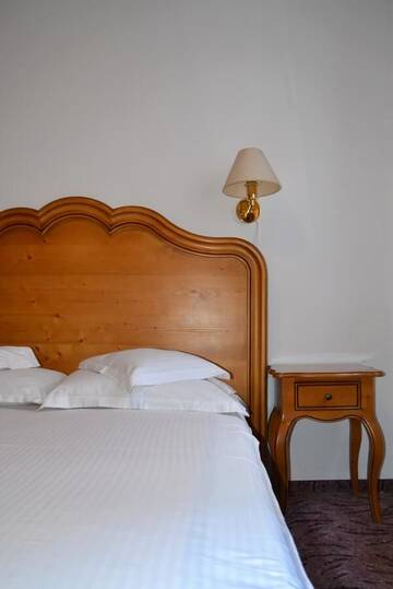Фото Отель Hotel Meteor Cluj г. Клуж-Напока 4
