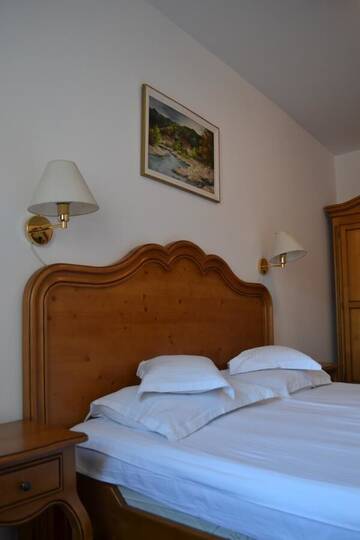 Фото номера Двухместный номер с 1 кроватью Отель Hotel Meteor Cluj г. Клуж-Напока 11