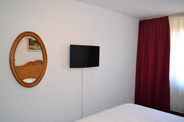 Фото номера Люкс Отель Hotel Meteor Cluj г. Клуж-Напока 9