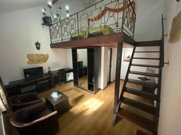 Фото номера Люкс - Двухуровневый Отель Hotel Hanul Fullton г. Клуж-Напока 2