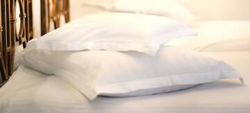Фото номера Стандартный двухместный номер с 2 отдельными кроватями Отель Hotel Hanul Fullton г. Клуж-Напока 6