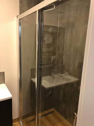 Фото номера Двухместный номер с 1 кроватью Отель Royal Classic Hotel г. Клуж-Напока 11