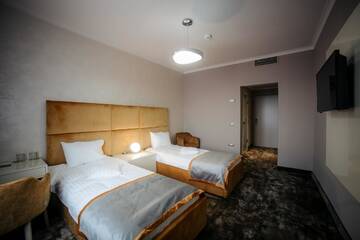 Фото номера Двухместный номер с 2 отдельными кроватями Отель Royal Classic Hotel г. Клуж-Напока 4