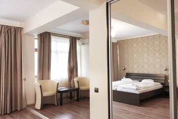 Фото номера Люкс с 1 спальней с двуспальной кроватью Отель Hotel Rao г. Клуж-Напока 7