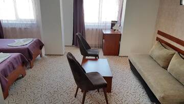 Фото номера Полулюкс Отель Hotel Alexis г. Клуж-Напока 4