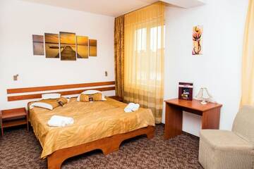 Фото номера Полулюкс Отель Hotel Alexis г. Клуж-Напока 28