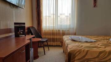Фото номера Стандартный двухместный номер с 1 кроватью Отель Hotel Alexis г. Клуж-Напока 6