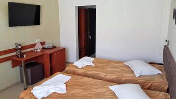 Фото номера Стандартный двухместный номер с 2 отдельными кроватями Отель Hotel Alexis г. Клуж-Напока 5