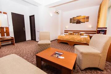 Фото номера Полулюкс Отель Hotel Alexis г. Клуж-Напока 34