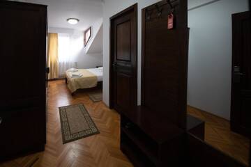 Фото номера Двухместный номер с 1 кроватью или 2 отдельными кроватями Гостевой дом Pension Arena г. Клуж-Напока 2