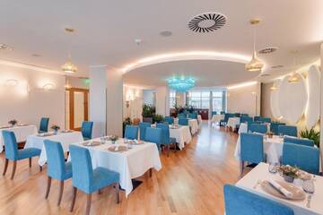 Фото Отель DoubleTree by Hilton Hotel Cluj - City Plaza г. Клуж-Напока 5