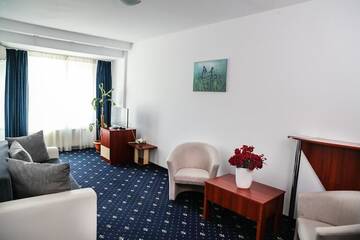 Фото номера Люкс с 1 спальней Отель Hotel Pami г. Клуж-Напока 4