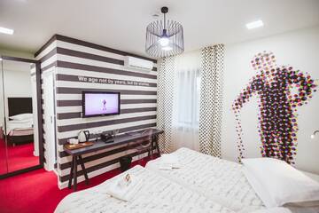 Фото номера Двухместный номер с 2 отдельными кроватями Отель Lol et Lola Hotel г. Клуж-Напока 15