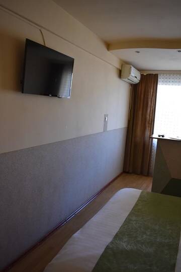 Фото номера Двухместный номер с 1 кроватью Отель Hotel Zimbru г. Клуж-Напока 2