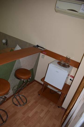 Фото номера Трехместный номер Отель Hotel Zimbru г. Клуж-Напока 8