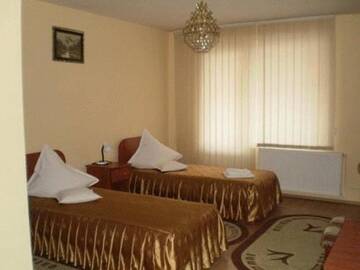 Фото номера Двухместный номер с 1 кроватью или 2 отдельными кроватями Отель Hotel Delaf г. Клуж-Напока 16