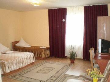 Фото номера Люкс с 2 спальнями Отель Hotel Delaf г. Клуж-Напока 3