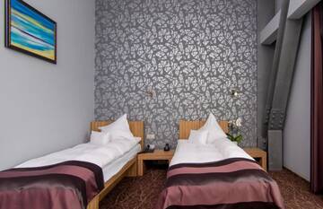 Фото номера Двухместный номер с 2 отдельными кроватями Отель West City Hotel г. Клуж-Напока 3