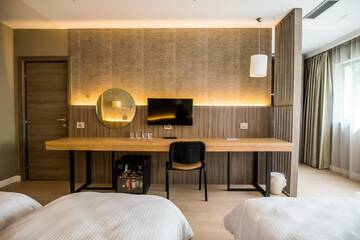 Фото номера Четырехместный номер &quot;Комфорт&quot; Отель Hotel Sunny Hill г. Клуж-Напока 4