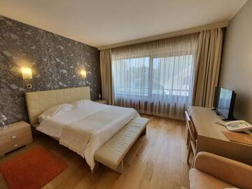 Фото номера Люкс Отель Hotel Sunny Hill г. Клуж-Напока 2