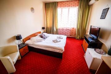 Фото Отель Hotel Olimp г. Клуж-Напока 1