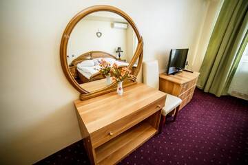 Фото номера Двухместный номер Делюкс с 1 кроватью Отель Hotel Olimp г. Клуж-Напока 16
