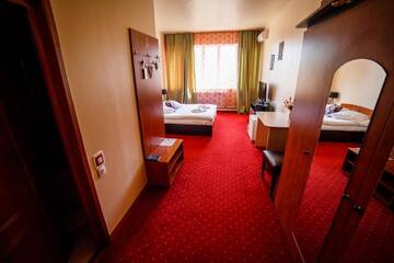 Фото Отель Hotel Olimp г. Клуж-Напока 3