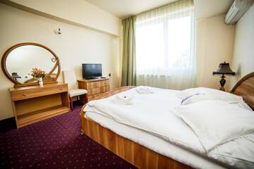 Фото номера Двухместный номер Делюкс с 1 кроватью Отель Hotel Olimp г. Клуж-Напока 18