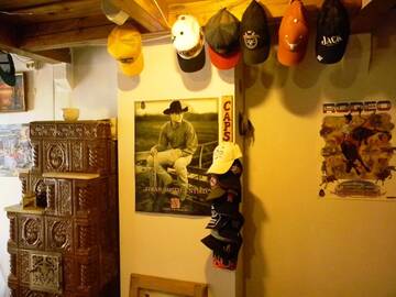 Фото номера Номер &quot;Шляпа&quot; Загородные дома Transylvania Cowboy Cottage г. Клуж-Напока 5