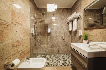 Фото номера Улучшенные апартаменты Апарт-отели Diandra Residence г. Клуж-Напока 28